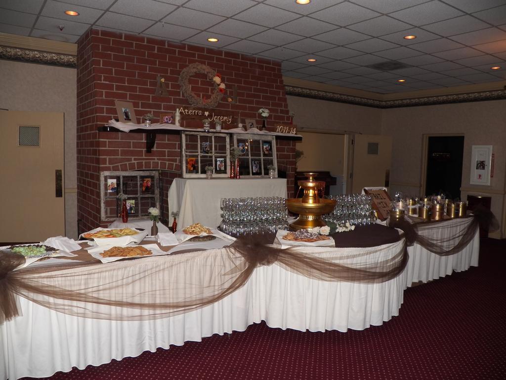 מלון מורגנטאון Ramada Conference Center מראה חיצוני תמונה