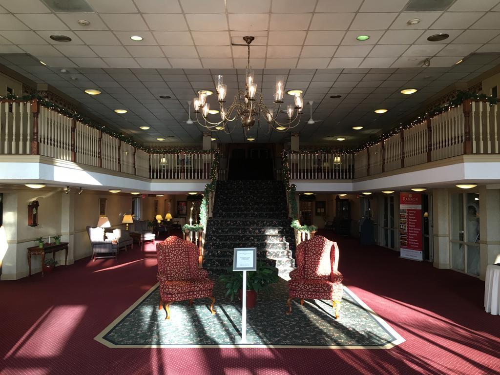 מלון מורגנטאון Ramada Conference Center מראה חיצוני תמונה