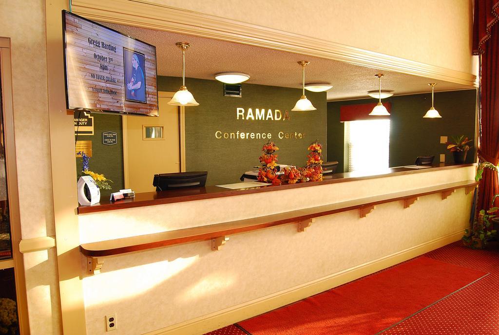 מלון מורגנטאון Ramada Conference Center מראה חיצוני תמונה