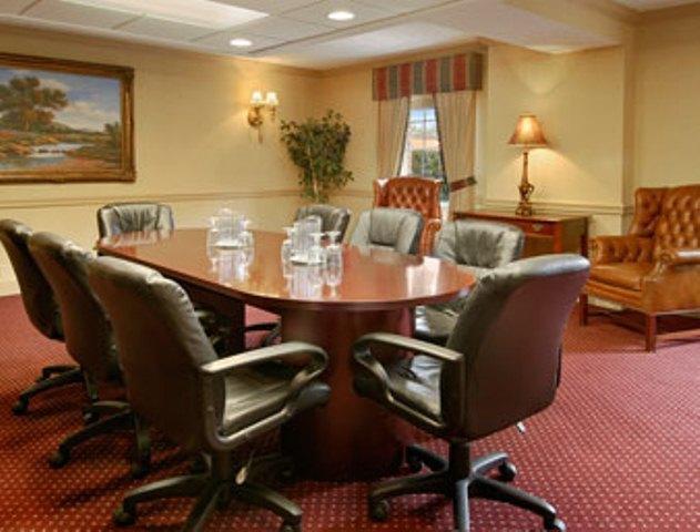 מלון מורגנטאון Ramada Conference Center מתקנים תמונה